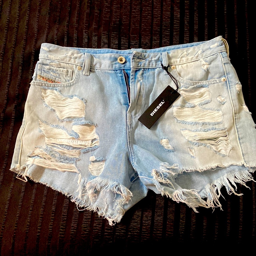 Disel “De Telve” Distressed shorts